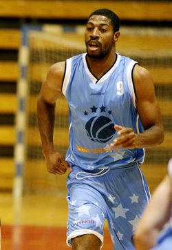 Dexter Grey; en svært nyttig kar på banen - nokså unyttig utenfor.