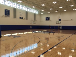 DEtte er vel å merke bare treningshallen – for menn. Damene har en som er helt lik.