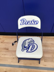 Tror vi må skaffe oss EB-stoler.