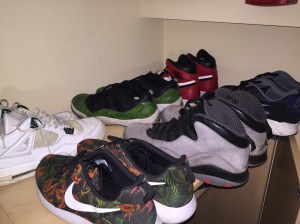 Det eneste det er orden på er ikke overraskende skoene.